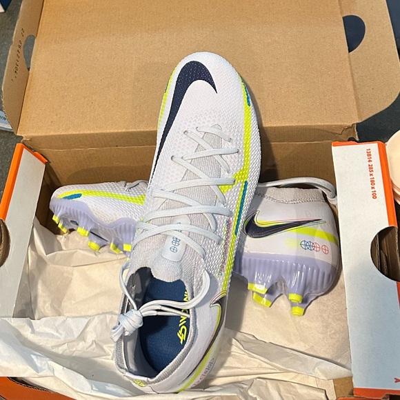 Nike Phantom GT2 Pro FG soccer cleats. Women’s sz 8 men’s size 6.5 - Picture 7 of 7